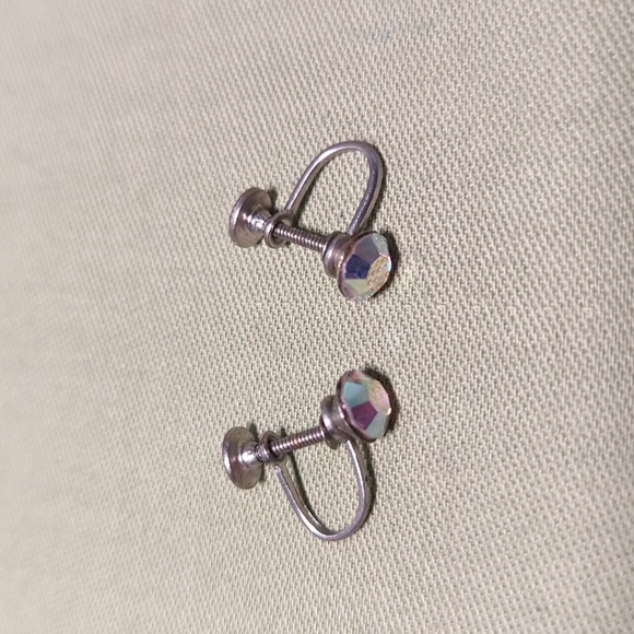 Vintage Rhinestone Silver Screw-back Earrings - Picture 2 of 3